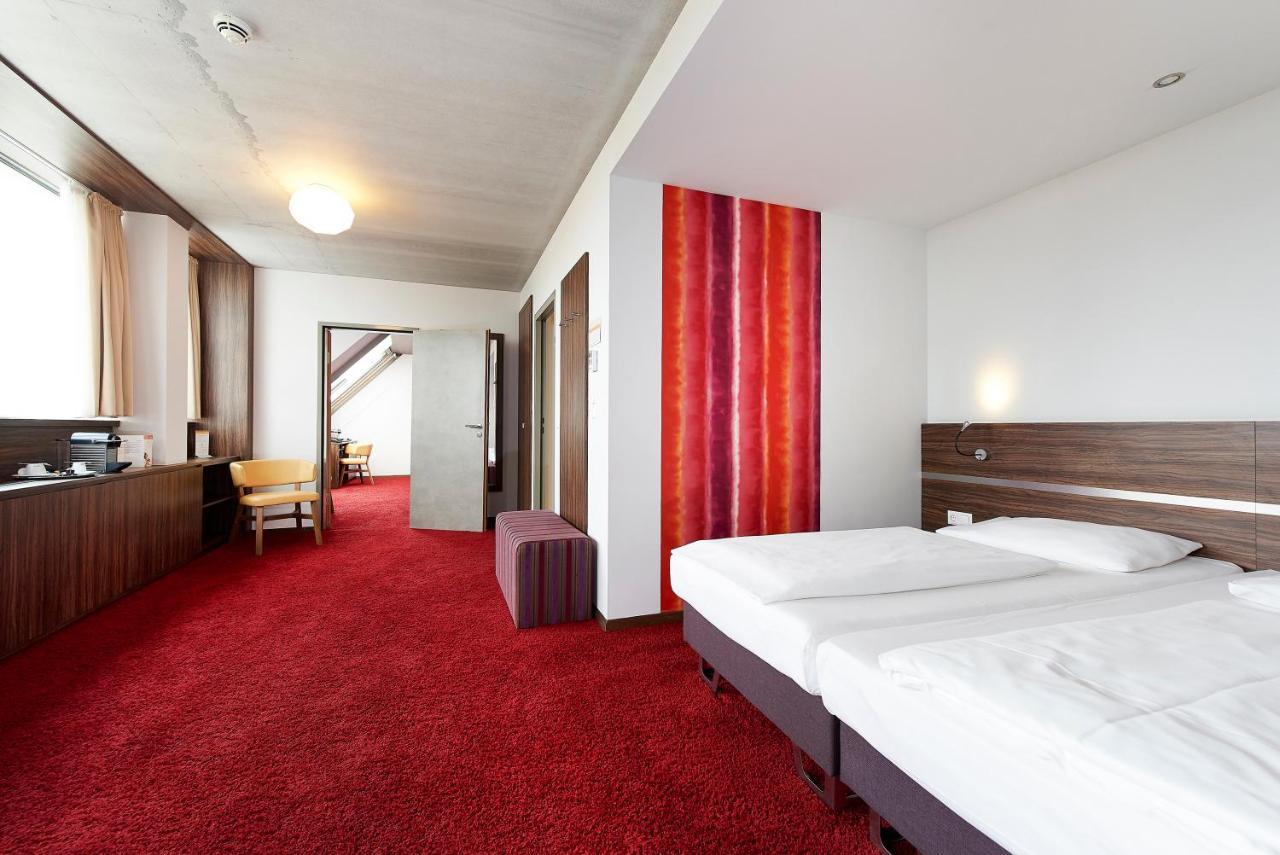 Simm'S Hotel - Cityhotel Next To Metro U3 Vienna Exterior photo