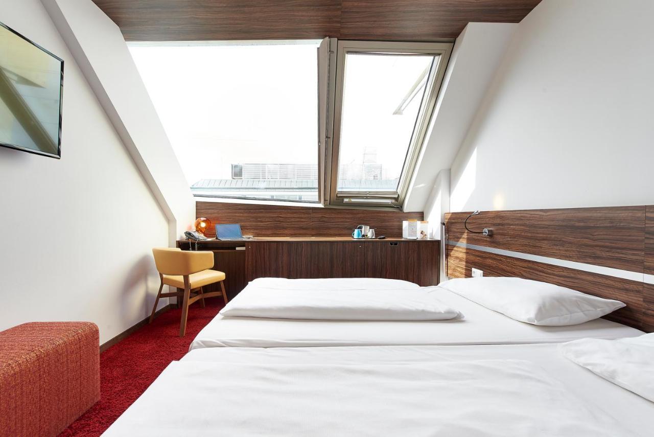 Simm'S Hotel - Cityhotel Next To Metro U3 Vienna Exterior photo
