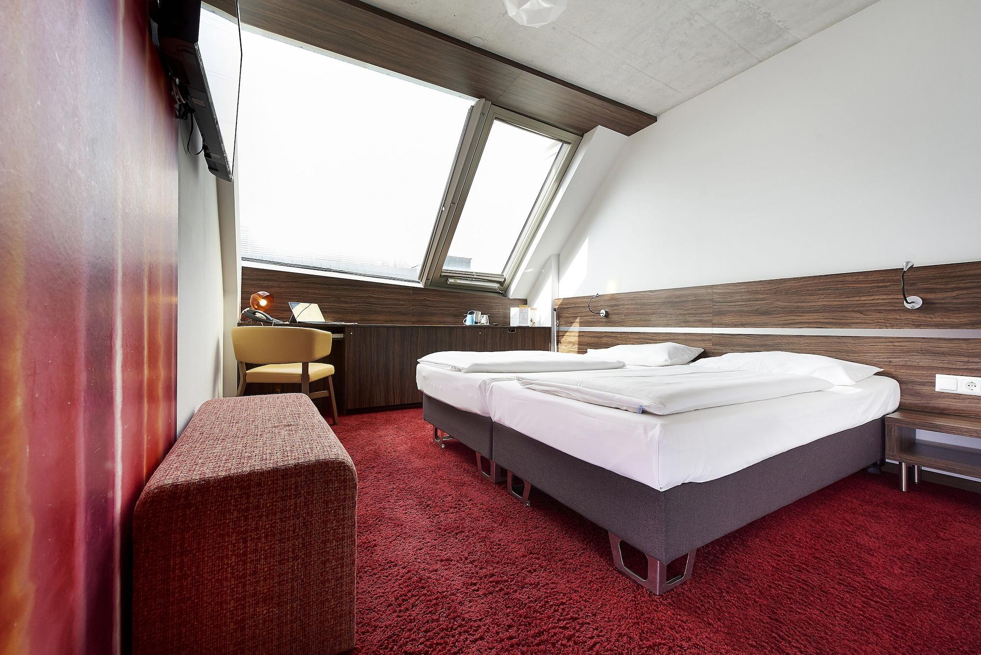 Simm'S Hotel - Cityhotel Next To Metro U3 Vienna Exterior photo