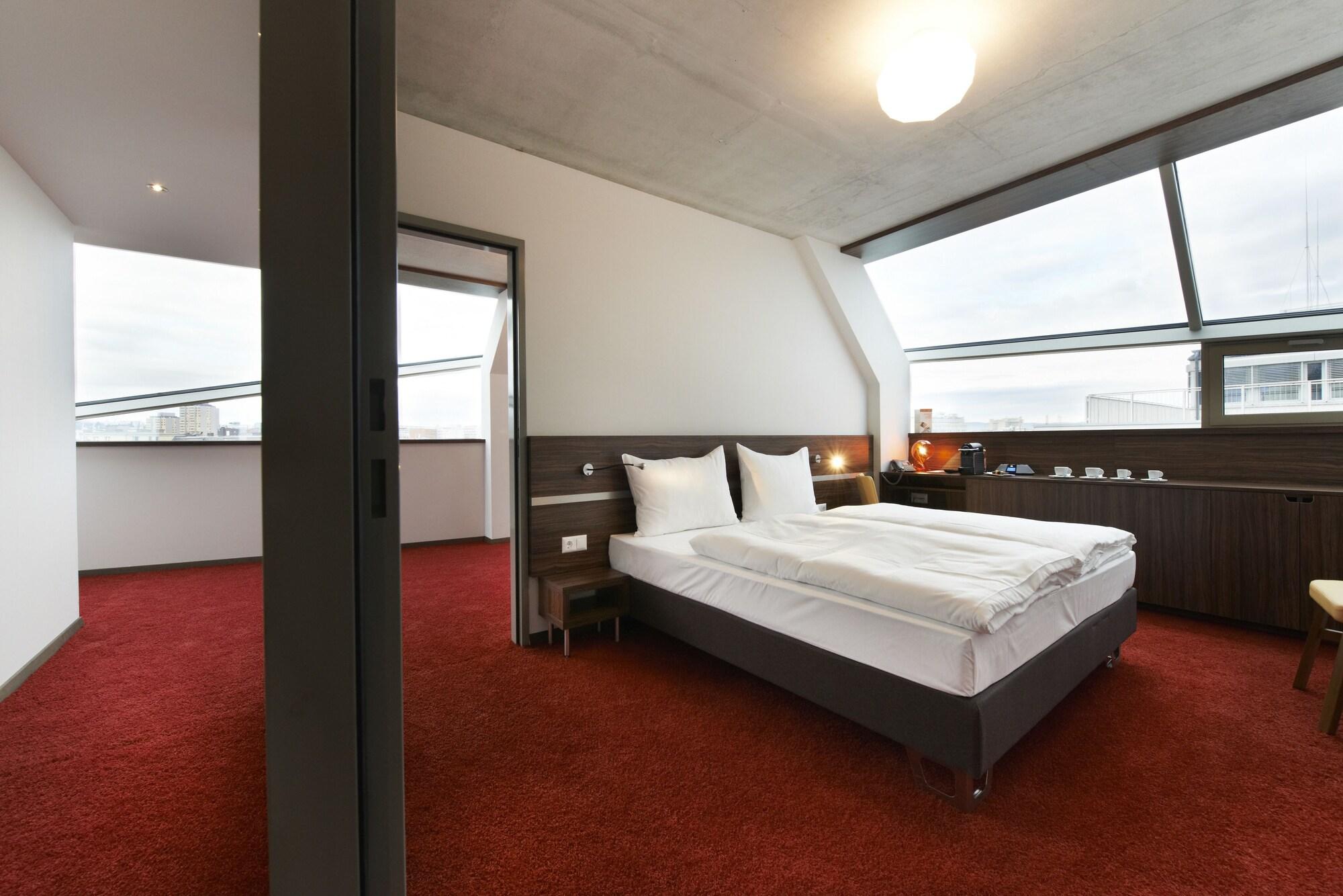 Simm'S Hotel - Cityhotel Next To Metro U3 Vienna Exterior photo