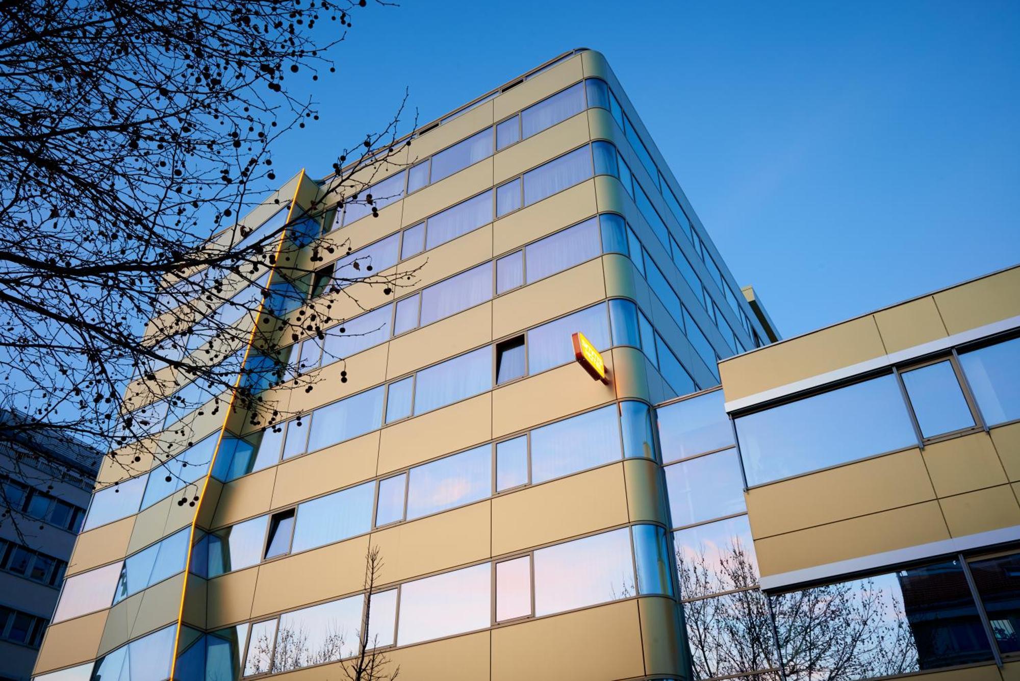 Simm'S Hotel - Cityhotel Next To Metro U3 Vienna Exterior photo